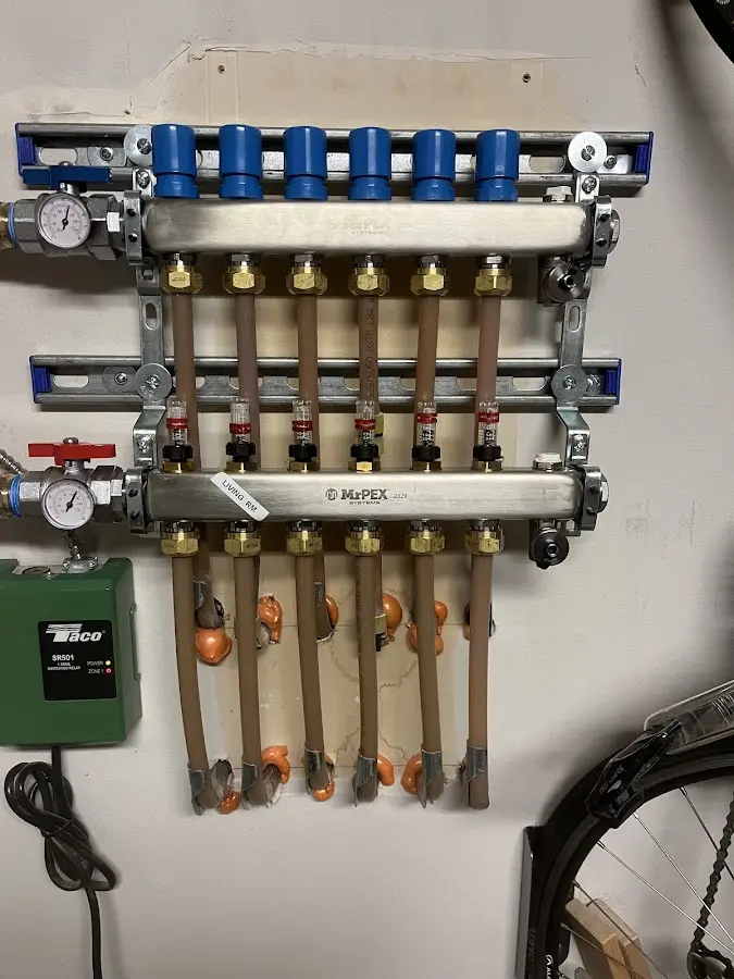 Plumber performing Leak Detection at a residential property in Las Lomas